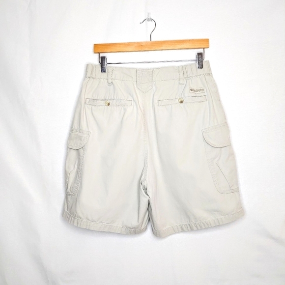 Columbia Cargo shorts. Taupe waist 34 - Picture 2 of 10